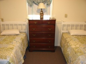 Downstair's twin beds